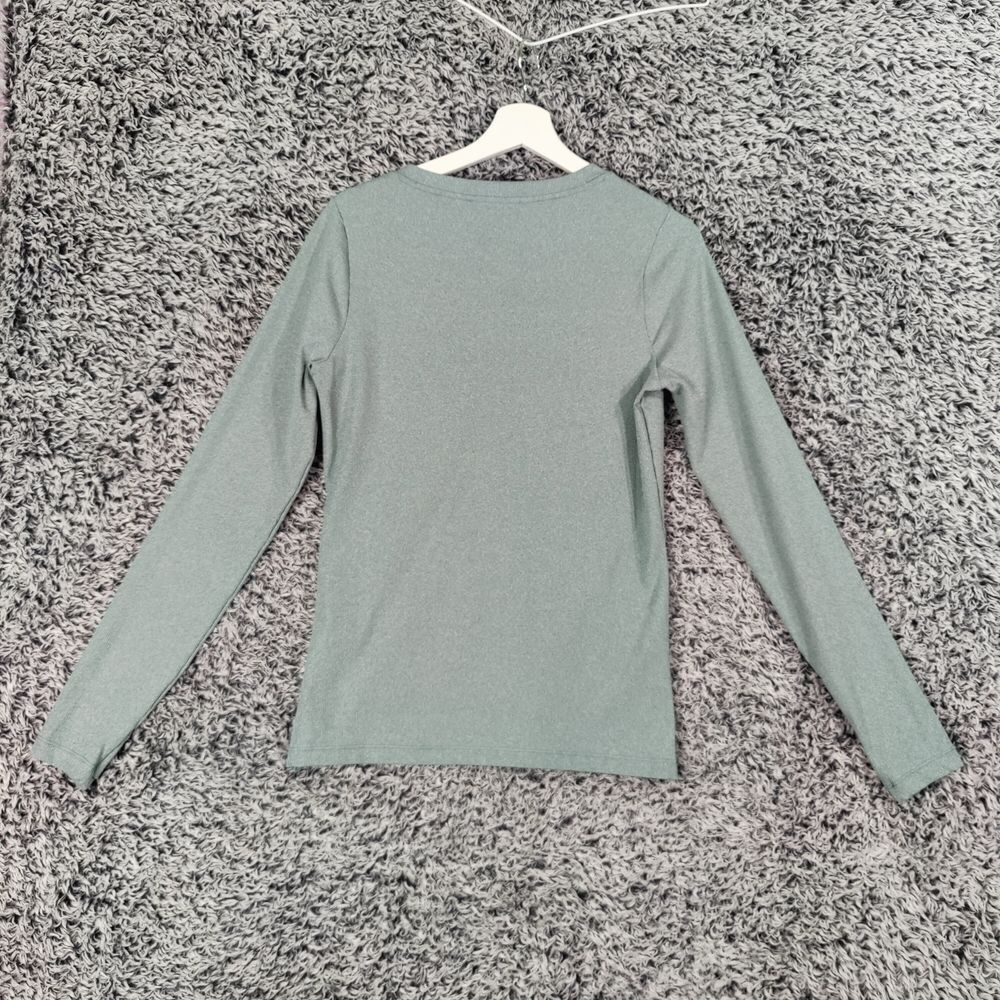 Athleta Green V-Neck ribbed top - Picture 2 of 9